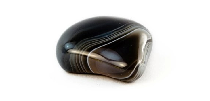 Чёрный агат: Магические свойства камня
