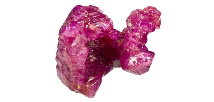 Розовый Сапфир: Магические свойства камня